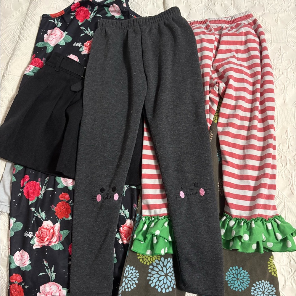 Bundle of bottoms 7 Items Size 6/7
